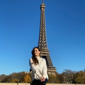 Meet your Posher, Daniela